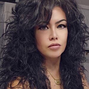 Meet Your Posher Karla. Bundle And Save On Items And Shipping!💲💲